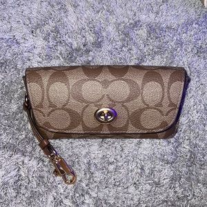 Sunglass Case In Signature Canvas